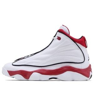 AIR JORDANS MENS 5.5 FITS WOMENS 7.5